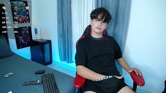 Snapshot of andyboy- chatting on December 27, 2024, 2:25 am andyboy- online show from December 27, 2024, 2:25 am