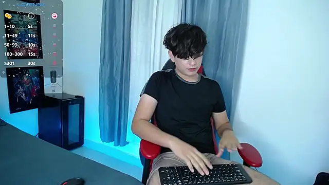 Snapshot of andyboy- chatting on December 29, 2024, 2:27 am andyboy- online show from December 29, 2024, 2:27 am