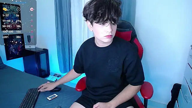 Snapshot of andyboy- chatting on January 9, 2025, 10:09 pm andyboy- online show from January 9, 2025, 10:09 pm