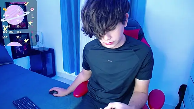 Snapshot of andyboy- chatting on March 6, 2025, 12:32 am andyboy- online show from March 6, 2025, 12:32 am