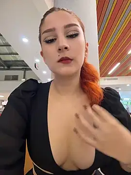 Snapshot of Mon_Cherry chatting on May 31, 2026, 1:47 am Mon Cherry online show from May 31, 2026, 1:47 am