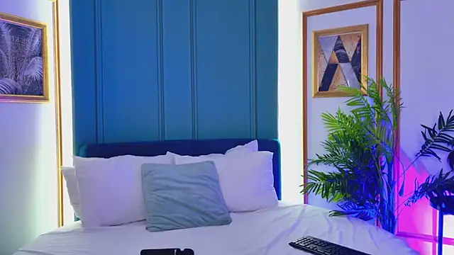 LunaWills  online show from November 14, 2025, 5:17 am