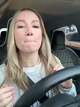 LavenderHot online show from February 3, 2025, 2:14 am