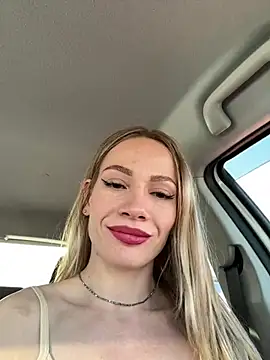 LavenderHot online show from February 6, 2025, 8:18 am