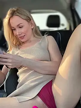 LavenderHot online show from February 22, 2025, 5:02 am