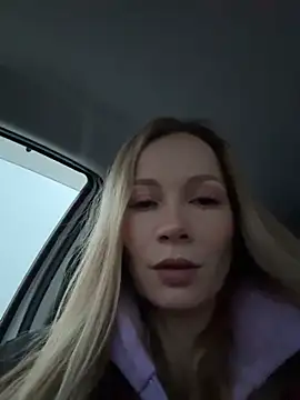 LavenderHot online show from November 26, 2025, 2:12 am