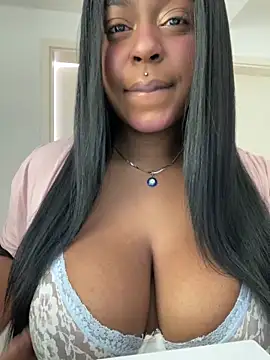 latinababyy online show from March 7, 2025, 2:45 pm