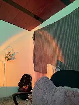 CieloTaylor online show from October 22, 2025, 4:13 am