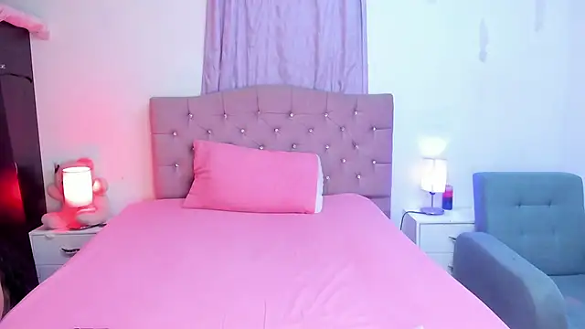 Latinabombsheell online show from February 8, 2026, 6:50 am