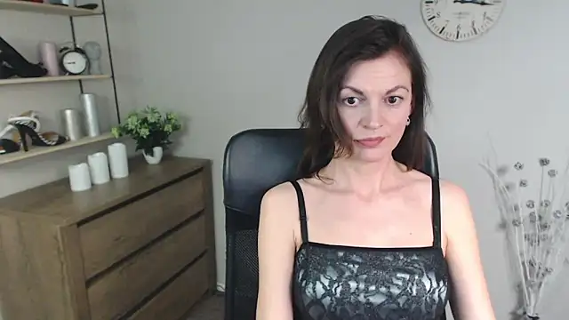 VivianWILD online show from December 31, 2024, 1:41 pm