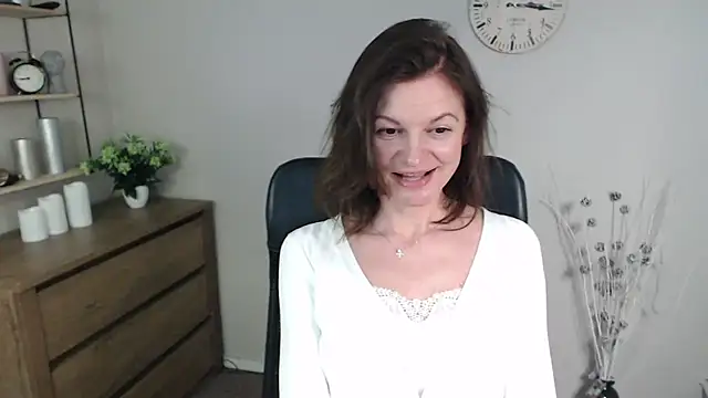 VivianWILD online show from January 8, 2025, 9:53 am