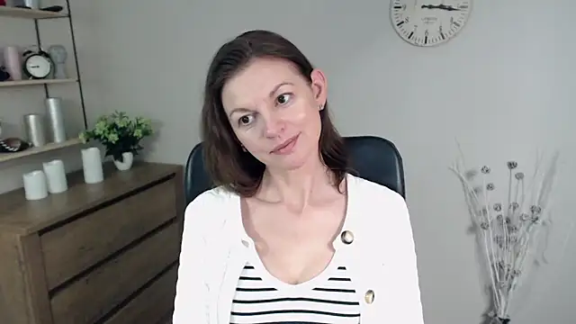 VivianWILD online show from January 17, 2025, 12:52 pm