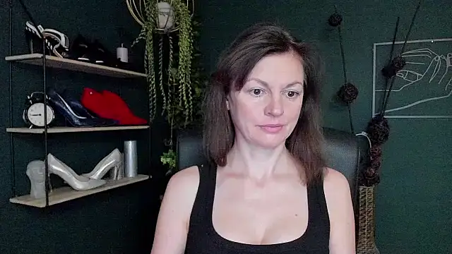 VivianWILD online show from March 18, 2025, 6:57 am