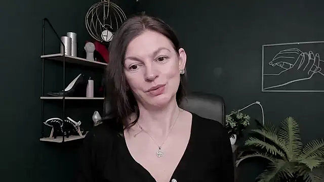 VivianWILD online show from February 18, 2026, 9:49 am