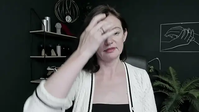 VivianWILD online show from July 9, 2026, 6:23 pm