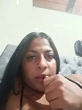 Giselabrunette25 online show from June 18, 2026, 5:41 am