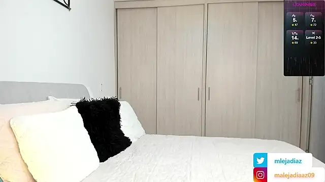 MalejaDiaz  online show from January 28, 2025, 7:00 pm