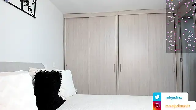 MalejaDiaz  online show from March 21, 2025, 3:24 pm