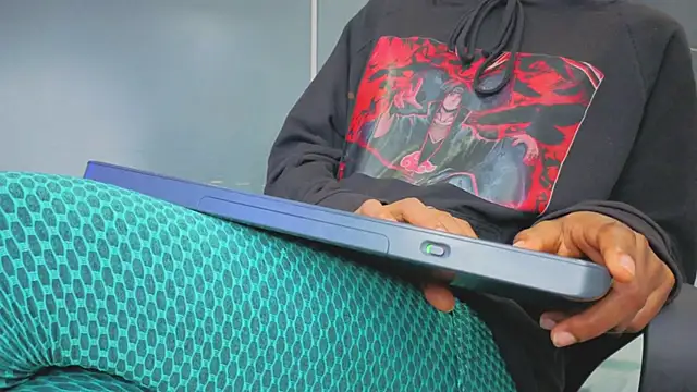 Hilary-banks online show from September 28, 2025, 6:19 am