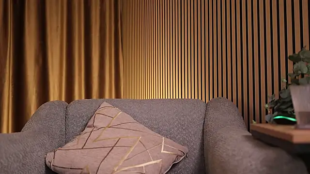 AnnittaStar online show from October 20, 2025, 2:23 am