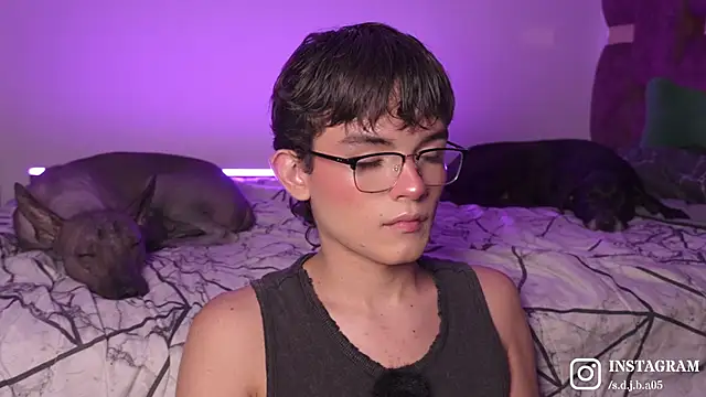 Angelo 018 online show from November 30, 2025, 4:05 am