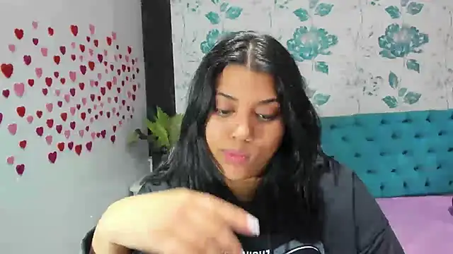 LindaBreeS online show from February 1, 2025, 7:55 pm