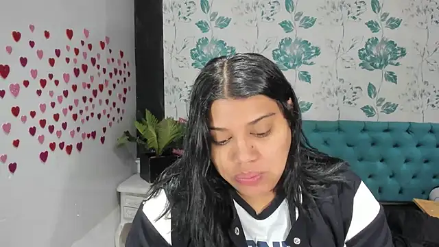 LindaBreeS online show from February 3, 2025, 1:51 pm