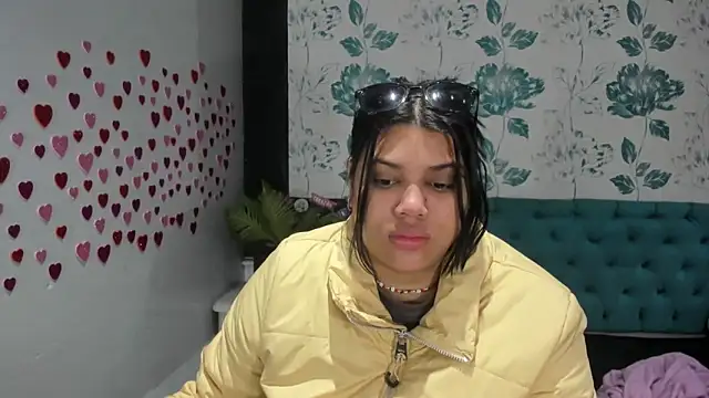 LindaBreeS online show from February 15, 2025, 1:38 pm