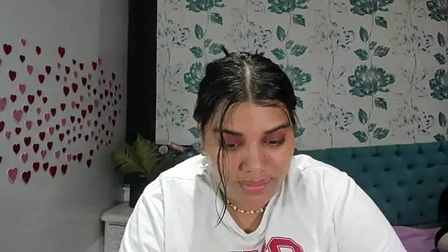 LindaBreeS online show from February 16, 2025, 7:49 pm