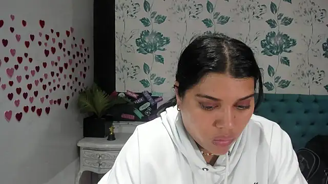 LindaBreeS online show from February 21, 2025, 5:09 pm