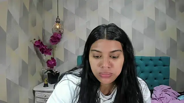 LindaBreeS online show from September 26, 2025, 2:32 pm