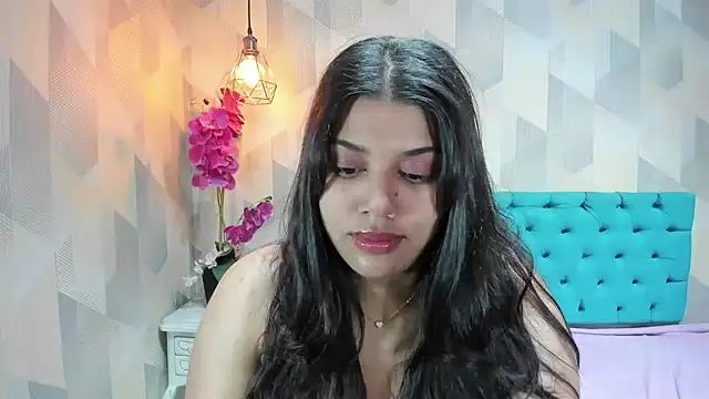 LindaBreeS online show from April 2, 2026, 1:31 pm
