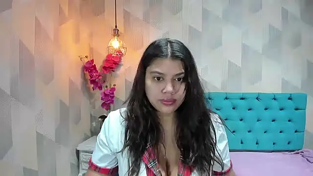 Snapshot of LindaBreeS chatting on June 29, 2026, 10:48 am LindaBreeS online show from June 29, 2026, 10:48 am