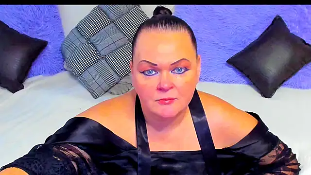 MilanaBiegert online show from November 3, 2025, 12:50 pm