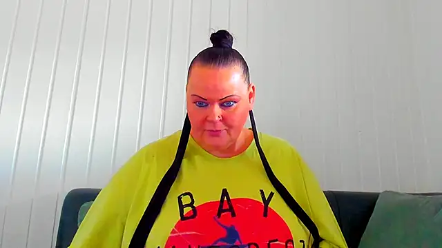 MilanaBiegert online show from March 12, 2026, 12:55 pm