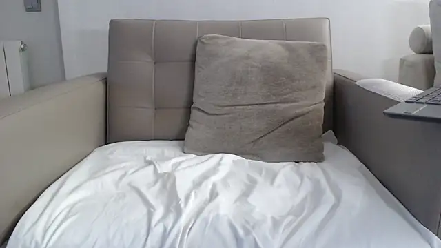 kim721 online show from October 9, 2025, 11:52 am