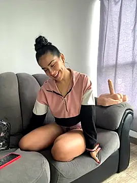 Nikothyna online show from November 19, 2025, 4:18 pm