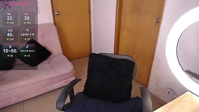 Emii Sweet online show from April 26, 2026, 1:42 pm