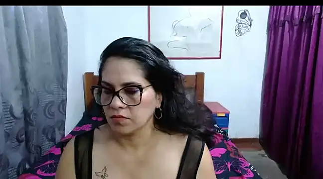 Mistresskloe01 online show from December 9, 2024, 12:30 pm