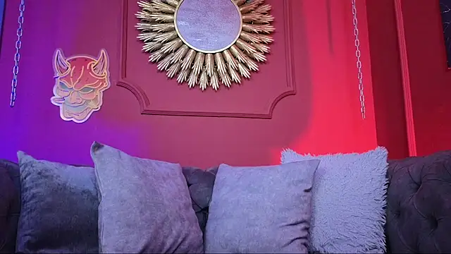 Julieta Russell online show from November 7, 2025, 12:27 pm