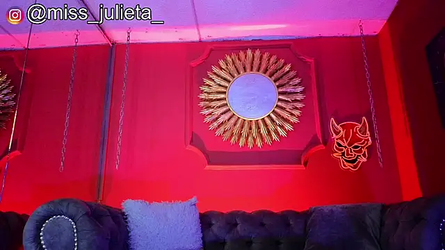 Julieta Russell online show from July 14, 2026, 1:06 pm