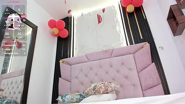 laurem-paulette online show from February 18, 2025, 7:30 pm