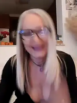 Snapshot of kikkastar chatting on December 5, 2024, 8:11 pm kikkastar online show from December 5, 2024, 8:11 pm