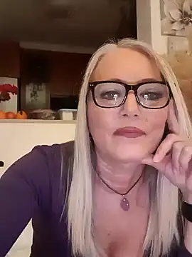 Snapshot of kikkastar chatting on December 6, 2024, 8:40 pm kikkastar online show from December 6, 2024, 8:40 pm