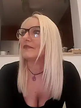 Snapshot of kikkastar chatting on February 9, 2025, 8:34 pm kikkastar online show from February 9, 2025, 8:34 pm