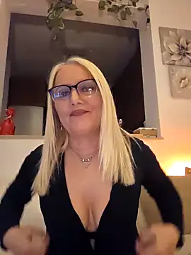 Snapshot of kikkastar chatting on February 17, 2025, 8:04 pm kikkastar online show from February 17, 2025, 8:04 pm