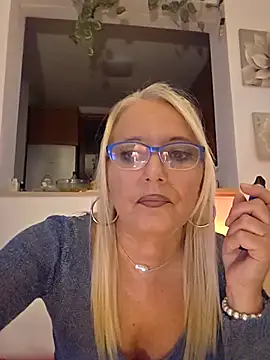 Snapshot of kikkastar chatting on October 8, 2025, 7:33 pm kikkastar online show from October 8, 2025, 7:33 pm