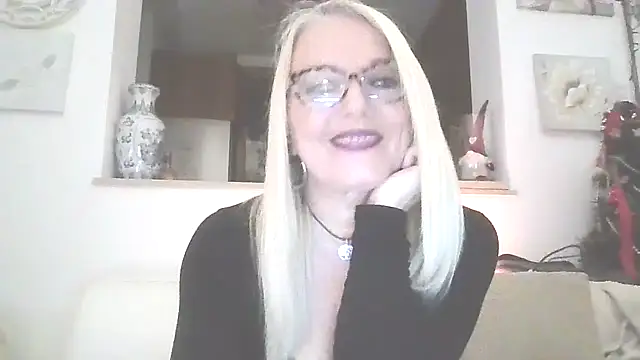 kikkastar online show from January 7, 2026, 8:33 pm