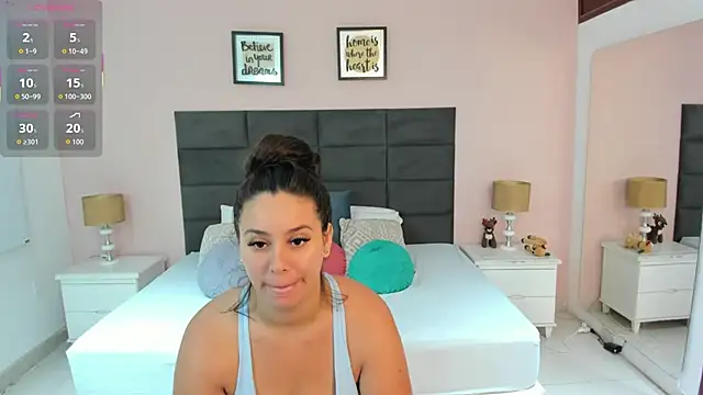 MadisonJenner online show from November 23, 2025, 11:10 am