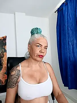 freyadevil333 online show from January 18, 2026, 12:42 pm